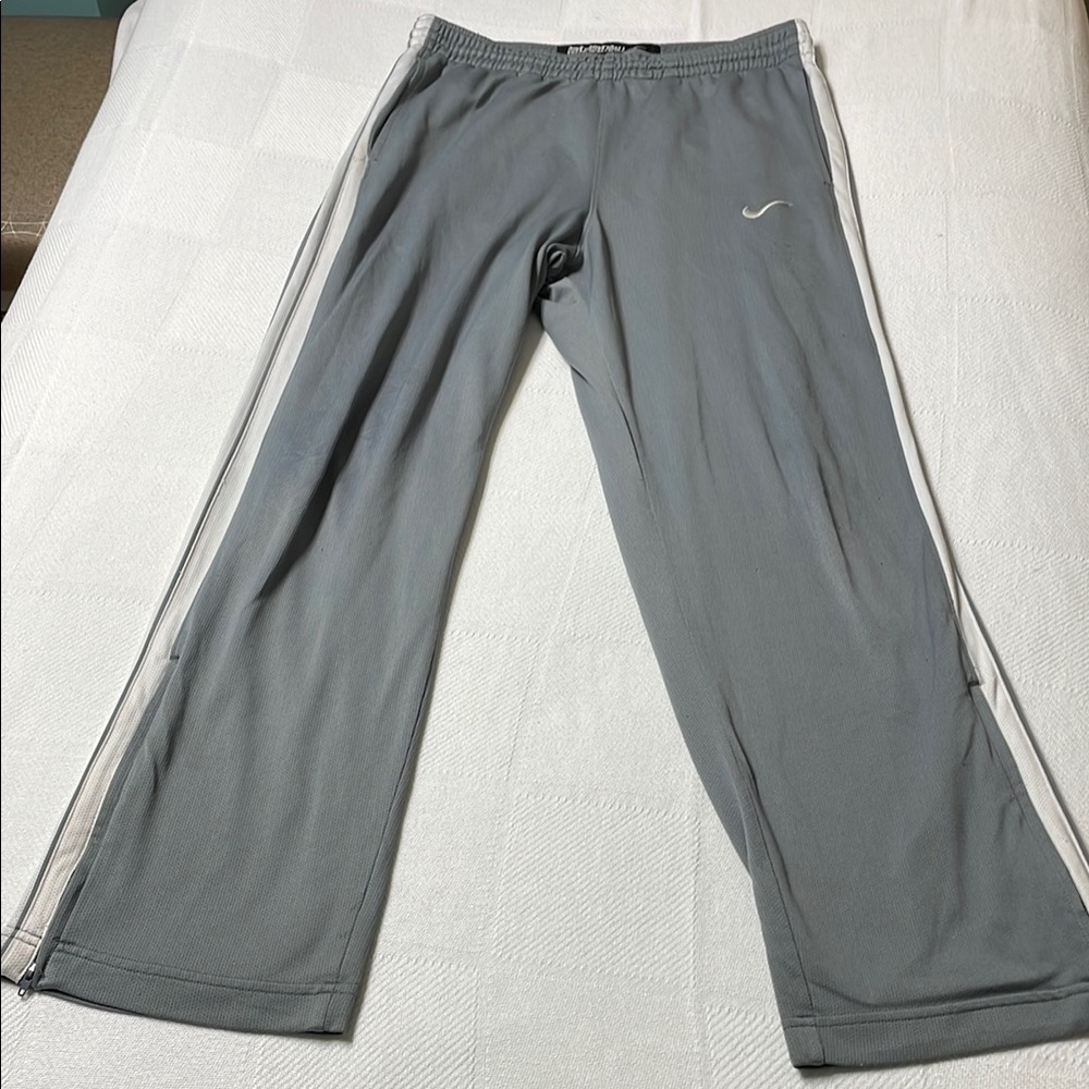 Nike Men's - Medium - Gray Athletic Pants Preowned - fair condition